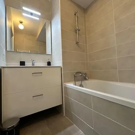 Appartement Magnifique T4 Neuf De 90m2 Avec Jardin Et Piscine Au Coeur De Maxime Sainte-Maxime