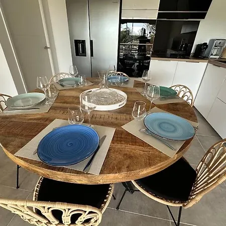 Appartement Magnifique T4 Neuf De 90m2 Avec Jardin Et Piscine Au Coeur De Maxime Sainte-Maxime