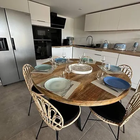 Magnifique T4 Neuf De 90m2 Avec Jardin Et Piscine Au Coeur De Maxime Sainte-Maxime