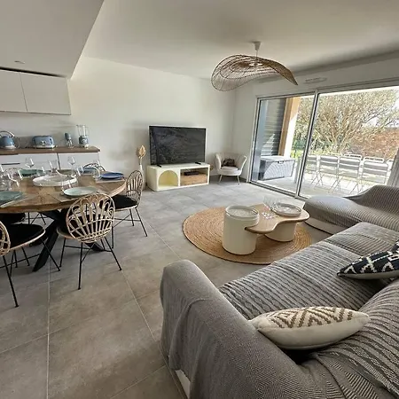 Appartement Magnifique T4 Neuf De 90m2 Avec Jardin Et Piscine Au Coeur De Maxime *