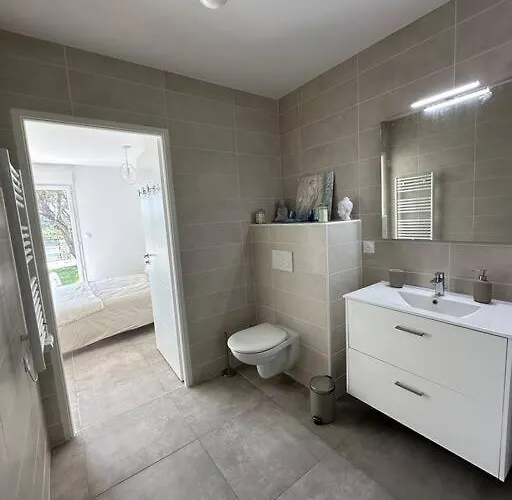 Magnifique T4 Neuf De 90m2 Avec Jardin Et Piscine Au Coeur De Maxime 圣马克西姆