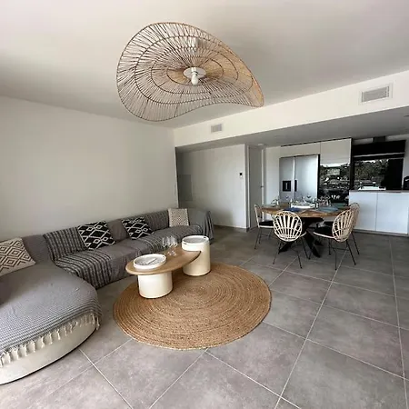 아파트 Magnifique T4 Neuf De 90m2 Avec Jardin Et Piscine Au Coeur De Maxime 생트막시메