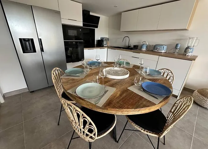 Magnifique T4 Neuf De 90m2 Avec Jardin Et Piscine Au Coeur De Maxime Sainte-Maxime