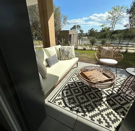 Magnifique T4 Neuf De 90m2 Avec Jardin Et Piscine Au Coeur De Maxime Sainte-Maxime